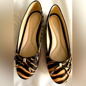NIB Keneth Cole tiger flat shoes woman sz 6.5 M women